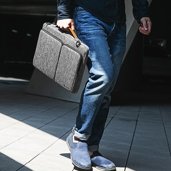 Túi Đeo Tomtoc Versatile 360° Shoulder Bags Macbook 13/14 Inch