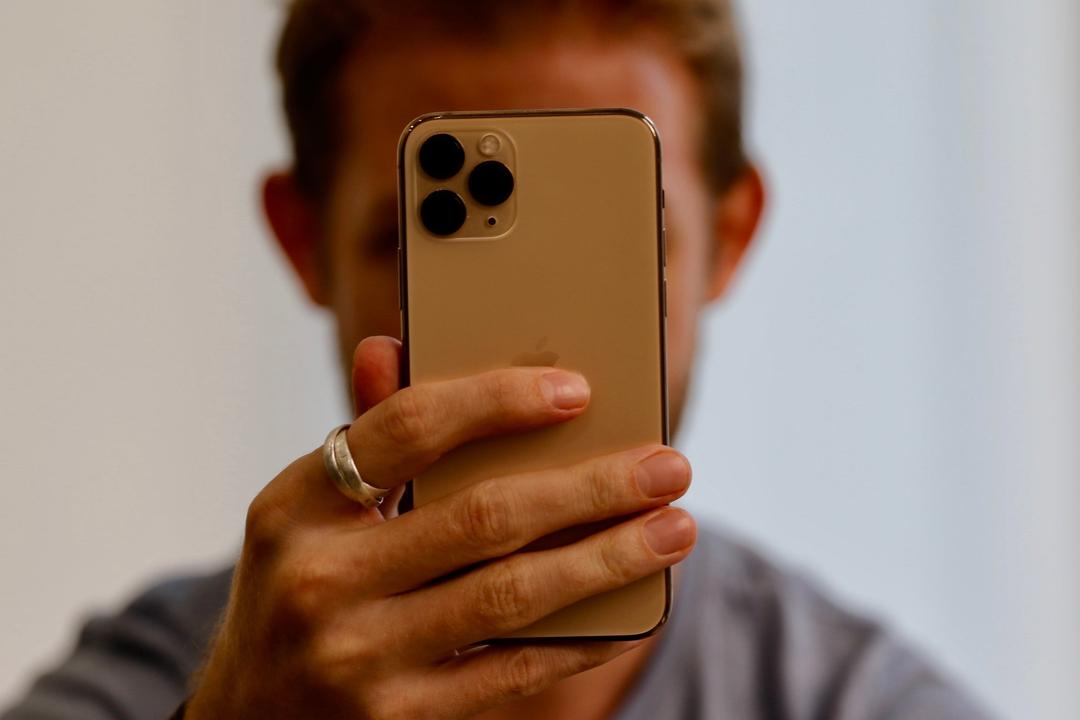 iPhone 11 Pro 64GB cũ c&oacute; mức gi&aacute; b&aacute;n rẻ